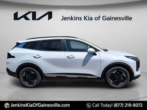 Glacial White Pearl 2026 Kia Sportage EX