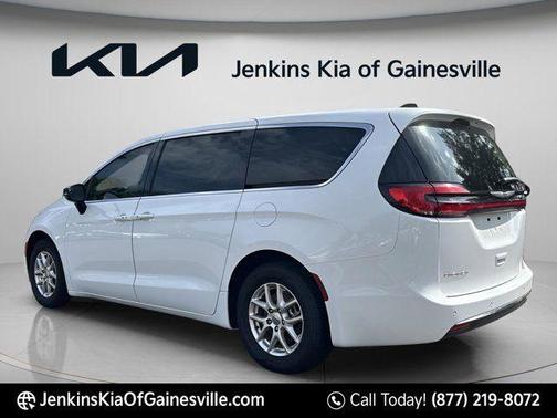 Bright White Clearcoat 2024 Chrysler Pacifica Touring-L