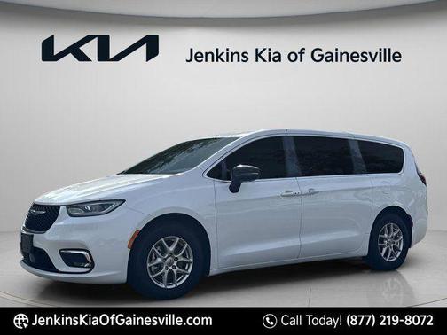 Bright White Clearcoat 2024 Chrysler Pacifica Touring-L