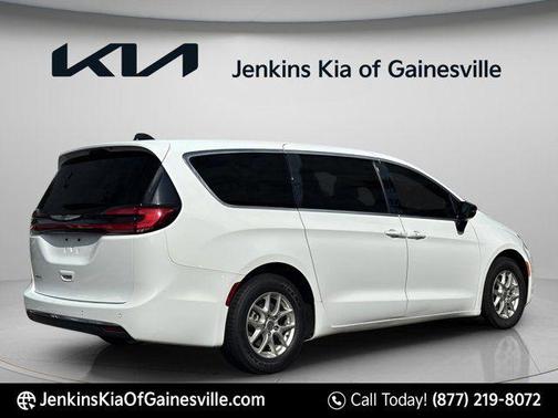 Bright White Clearcoat 2024 Chrysler Pacifica Touring-L