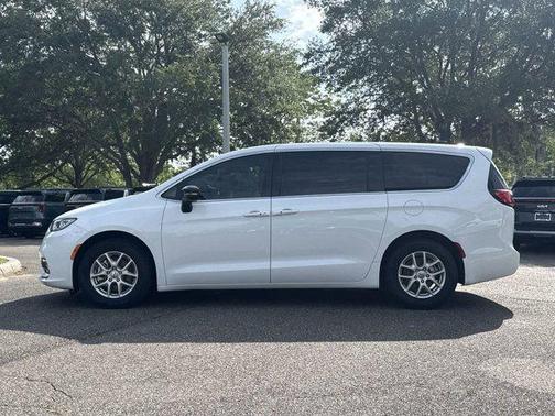 Bright White Clearcoat 2024 Chrysler Pacifica Touring-L