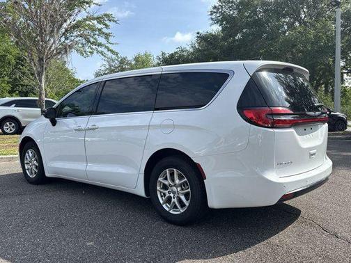Bright White Clearcoat 2024 Chrysler Pacifica Touring-L