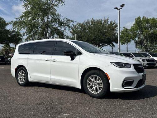 Bright White Clearcoat 2024 Chrysler Pacifica Touring-L