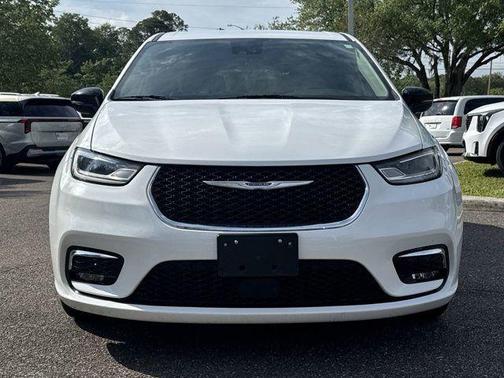 Bright White Clearcoat 2024 Chrysler Pacifica Touring-L