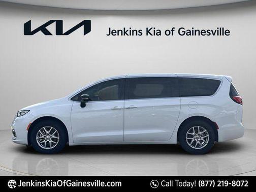 Bright White Clearcoat 2024 Chrysler Pacifica Touring-L
