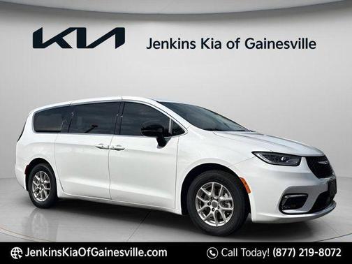 Bright White Clearcoat 2024 Chrysler Pacifica Touring-L