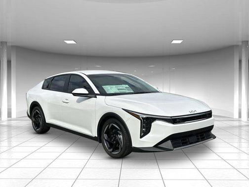 Snow White Pearl 2025 Kia K4 EX