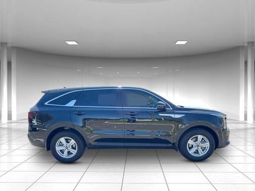 2025 Kia Sorento LX