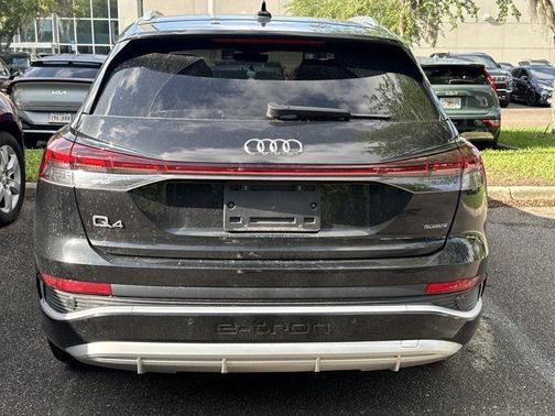 Mythos Black Metallic 2024 Audi Q4 e-tron 55 quattro Premium
