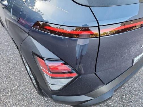 2024 Hyundai KONA SE