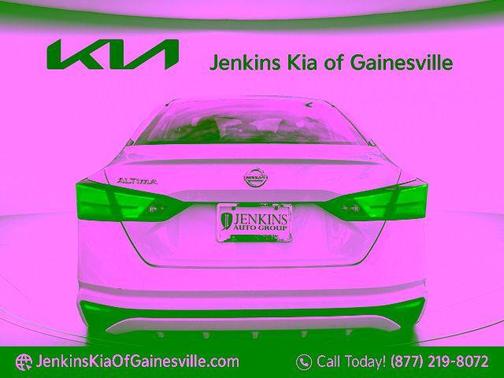 Glacier White 2022 Nissan Altima 2.5 S