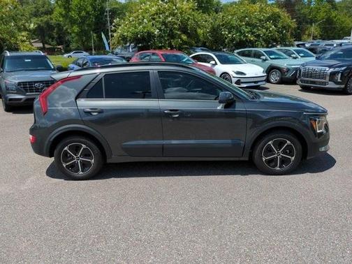 2023 Kia Niro LX