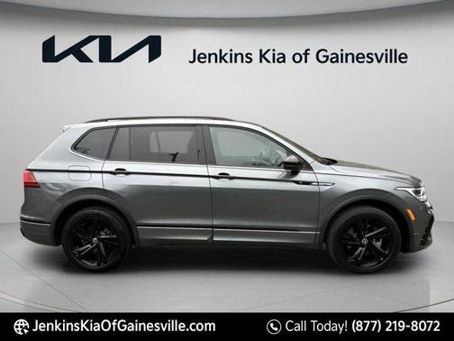 2023 Volkswagen Tiguan 2.0T SE R-Line Black