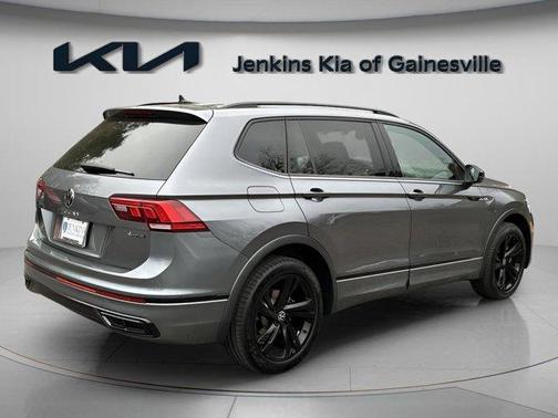 2023 Volkswagen Tiguan 2.0T SE R-Line Black