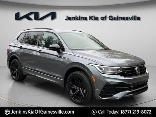 2023 Volkswagen Tiguan 2.0T SE R-Line Black