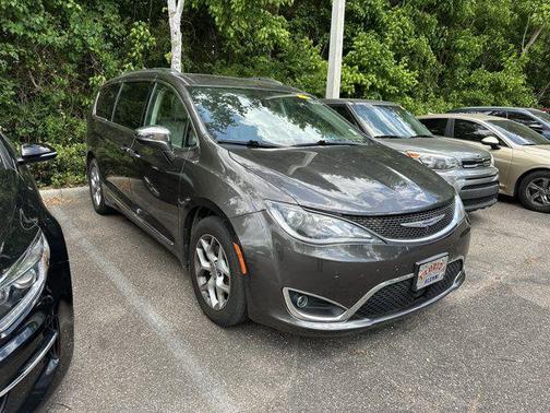 Granite Crystal Clearcoat Metallic 2020 Chrysler Pacifica Limited