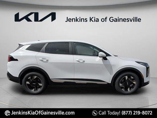 Glacial White Pearl 2026 Kia Sportage LX
