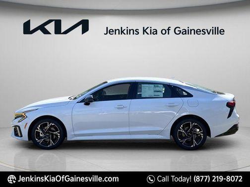 Snow White Pearl 2026 Kia K5 GT-Line