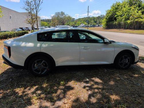 Snow White Pearl 2026 Kia K4 LXS