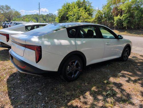 Snow White Pearl 2026 Kia K4 LXS