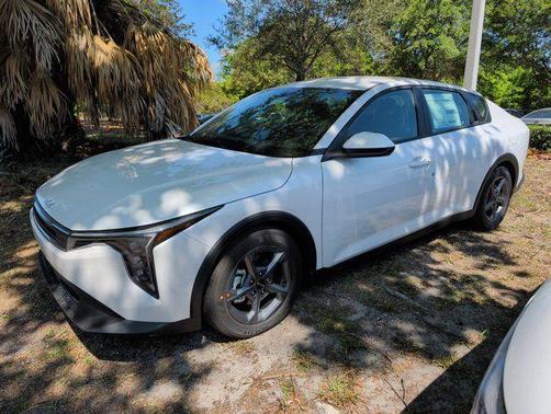 Snow White Pearl 2026 Kia K4 LXS