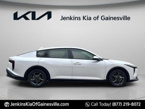 Snow White Pearl 2026 Kia K4 LXS