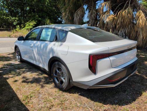 Snow White Pearl 2026 Kia K4 LXS