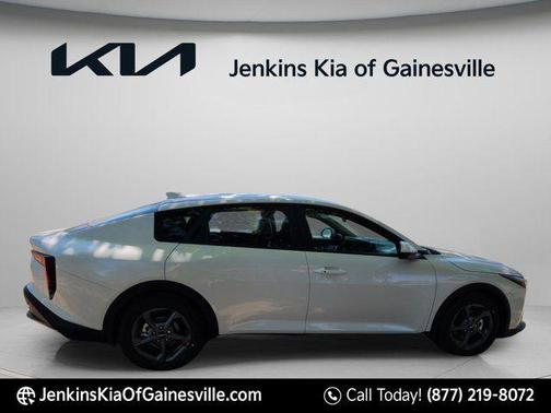 Snow White Pearl 2026 Kia K4 LXS