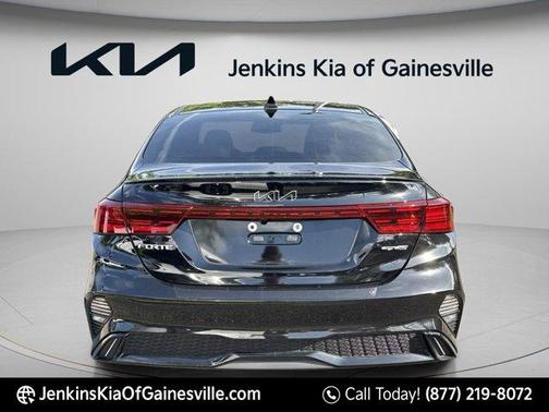 Aurora Black Pearl 2022 Kia Forte GT-Line