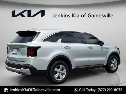 Ivory Silver 2026 Kia Sorento LX