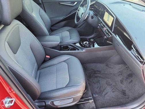 2025 Kia Niro Plug-In Hybrid EX