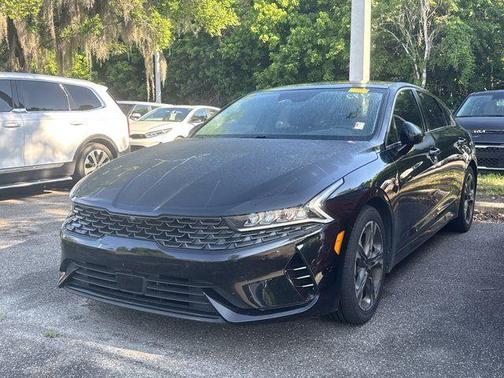 Ebony Black 2022 Kia K5 EX