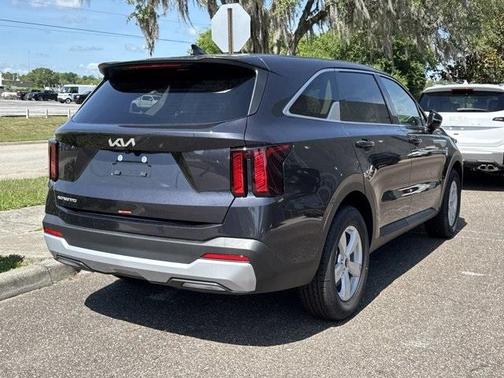 2025 Kia Sorento LX