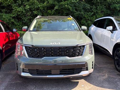 Green 2025 Kia Sorento Hybrid EX