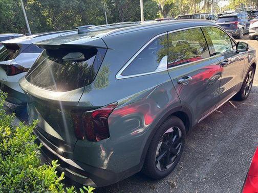Green 2025 Kia Sorento Hybrid EX
