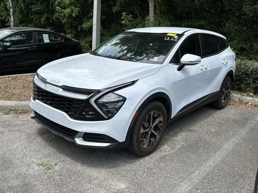 Glacial White Pearl 2023 Kia Sportage EX