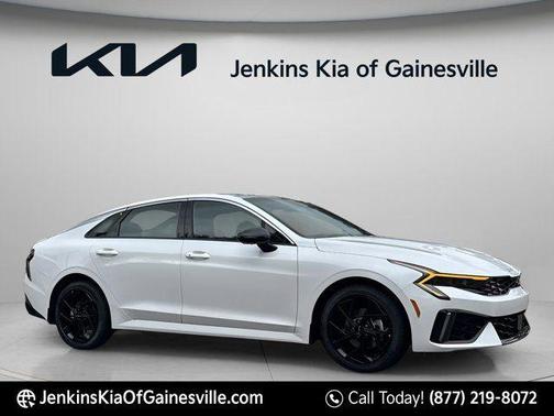 Snow White Pearl 2026 Kia K5 GT-Line
