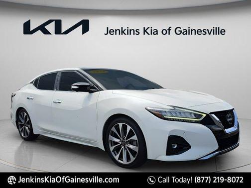 White 2023 Nissan Maxima Platinum