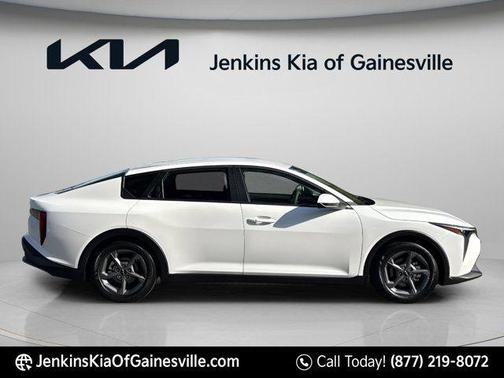 Snow White Pearl 2026 Kia K4 LXS