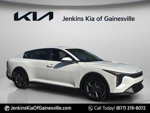 Snow White Pearl 2026 Kia K4 LXS