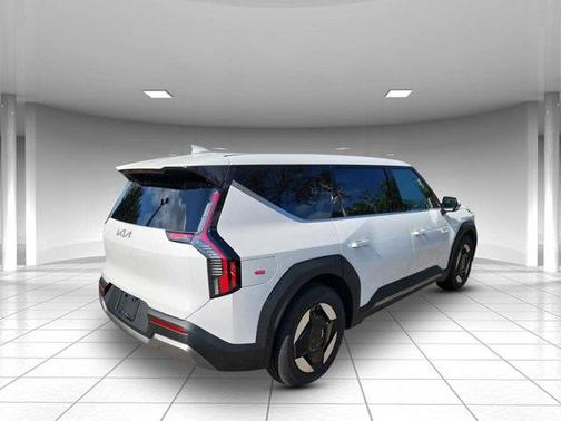 2026 Kia EV9 Light Long Range