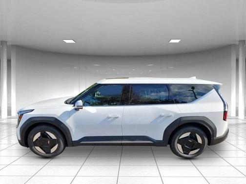 2026 Kia EV9 Light Long Range