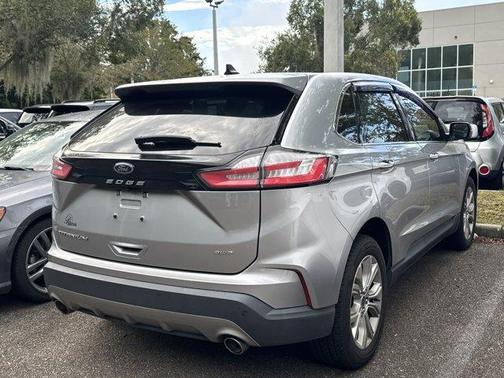 Silver Metallic 2022 Ford Edge Titanium