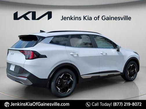 Glacial White Pearl 2026 Kia Sportage EX