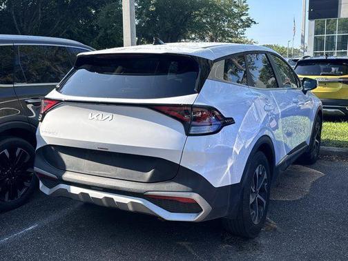 Glacial White Pearl 2024 Kia Sportage EX