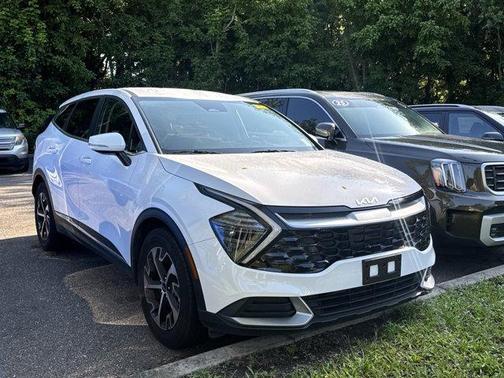 Glacial White Pearl 2024 Kia Sportage EX