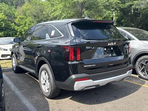 2025 Kia Sorento LX