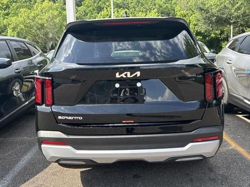 2025 Kia Sorento LX