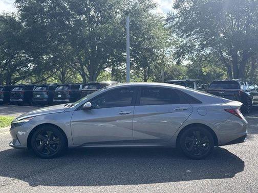 Metal 2021 Hyundai ELANTRA SEL