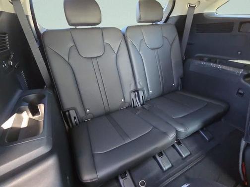 Glacial White Pearl 2026 Kia Sorento EX